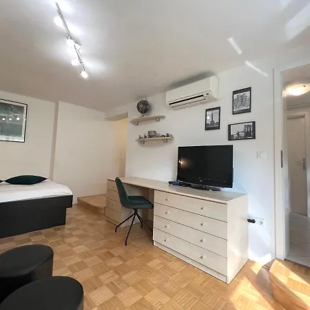 럭셔리 스튜디오 아파트먼트 아파트